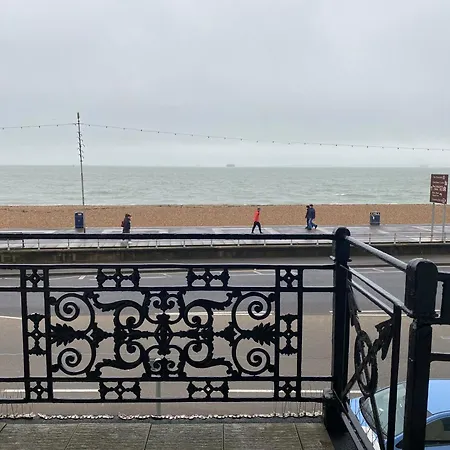 Beach From The Balcony, Ensuite And Private Parking Portsmouth Exterior photo